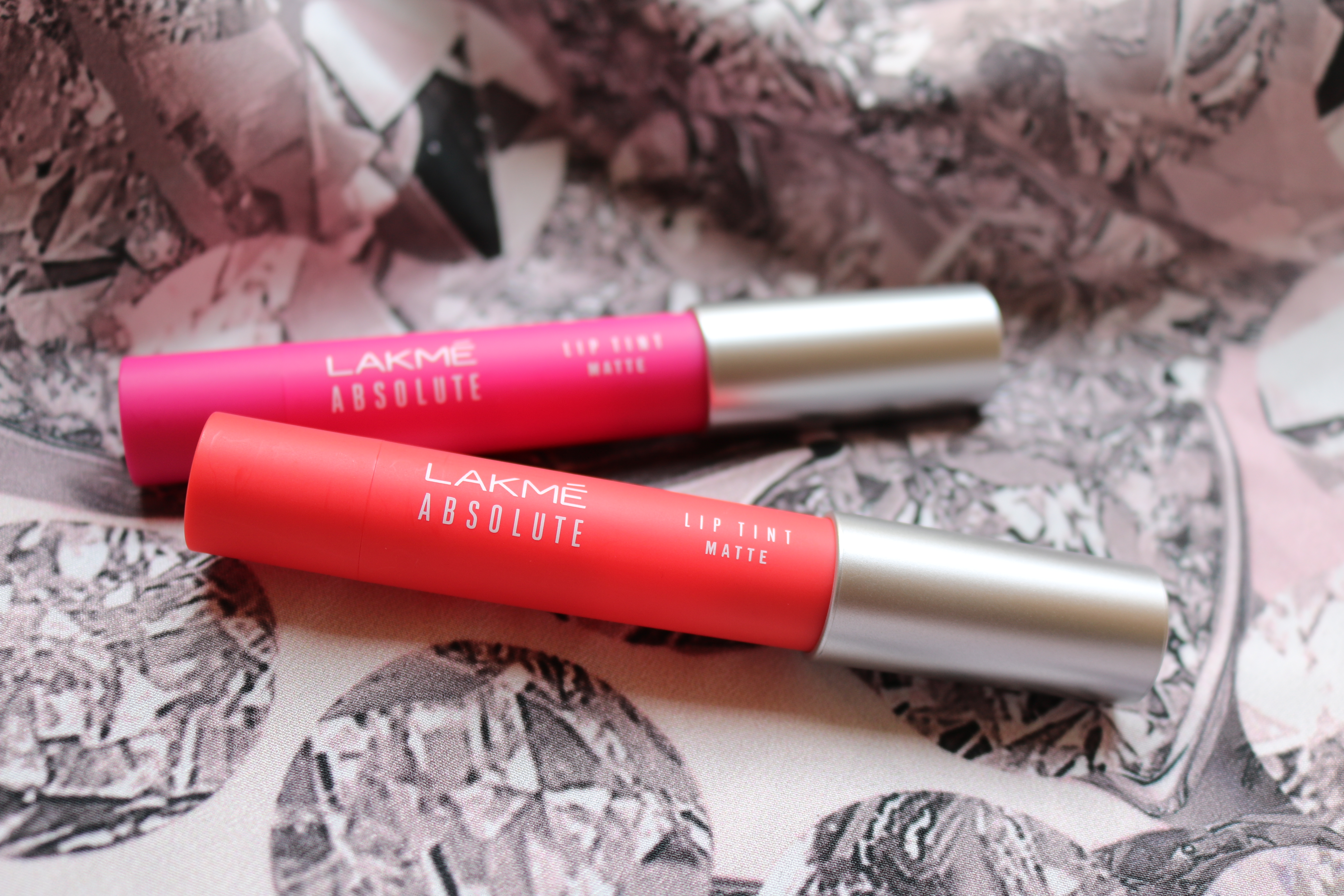 Lakme Absolute Lip Pout Tangerine Touch & Pink Fantasy